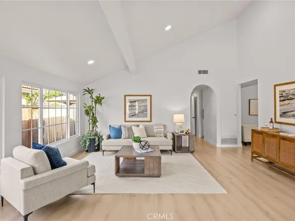 14892 Braeburn Rd, Tustin, CA 92780