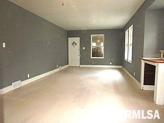 4th image of 2200 W Butler St