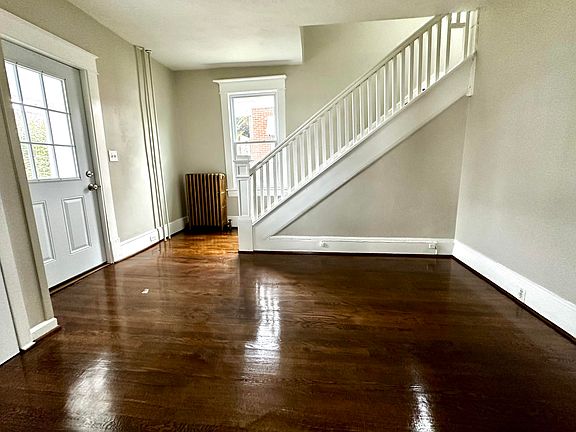 4th image of 507 McDowell Ave NW