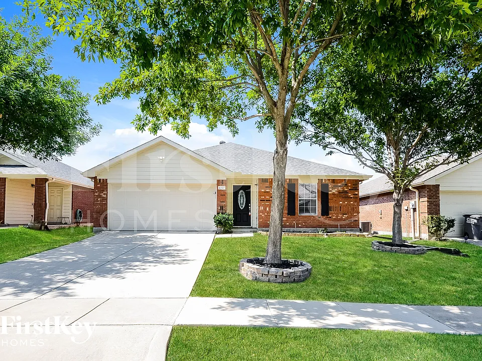 1207 Bellevue Dr