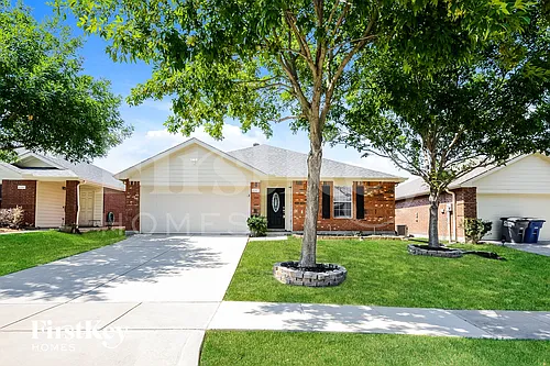 1207 Bellevue Dr Photo 1