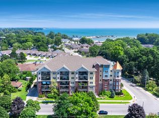 6 Park St #302, Kingsville, ON N9Y 0E7