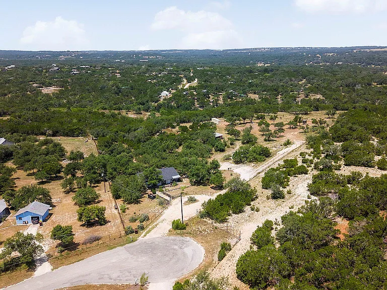 2591 Spring Valley Dr — Photo 37