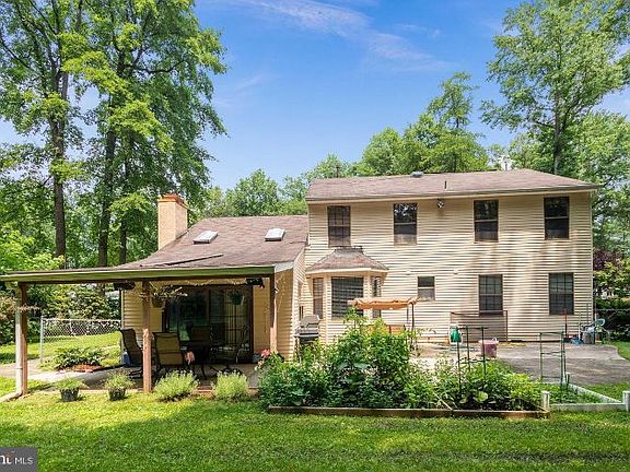 4th image of 43 Greentree Dr