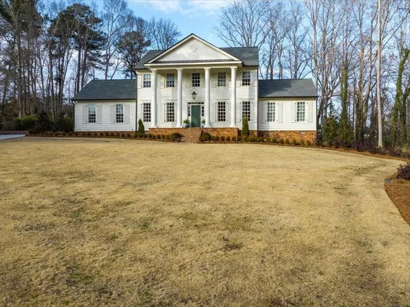 1107 Saint Andrews Dr, Macon, GA 31210