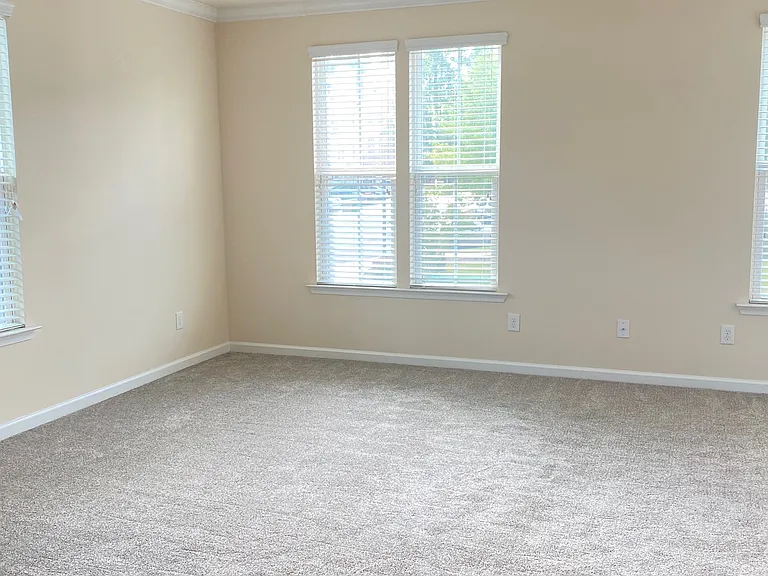 704 Suffield Way — Photo 6