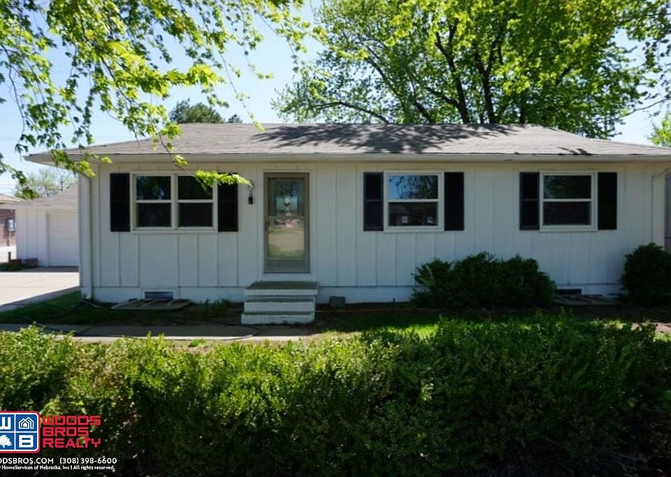 1st image of 823 N Howard Ave
