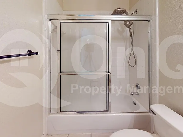 4513 Saint James Dr — Photo 17