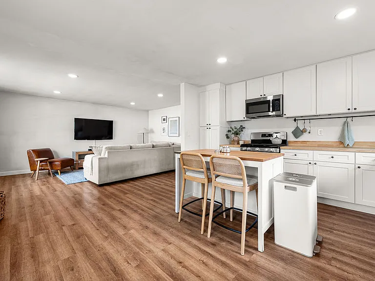 3590 Madison St #B — Photo 3