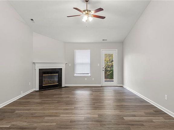 4th image of 266 Glendale Ct