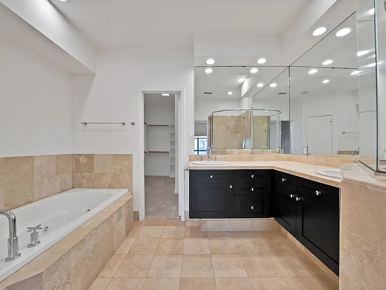 2420 Hugo St #3 — Photo 23