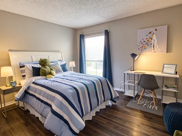 4000 HORIZON HILL APARTMENTS — Photo 21