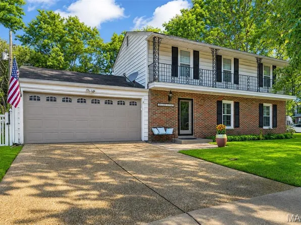8925 Lou Ct, Saint Louis, MO 63126