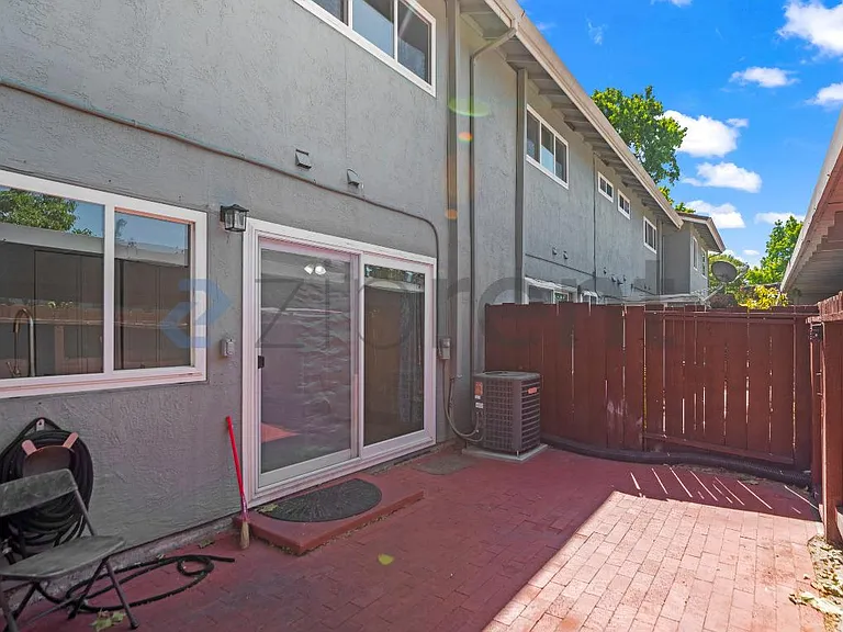 4880 Saginaw Cir — Photo 24
