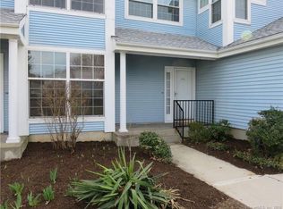 208 Redstone Cir #208, Rocky Hill, CT 06067