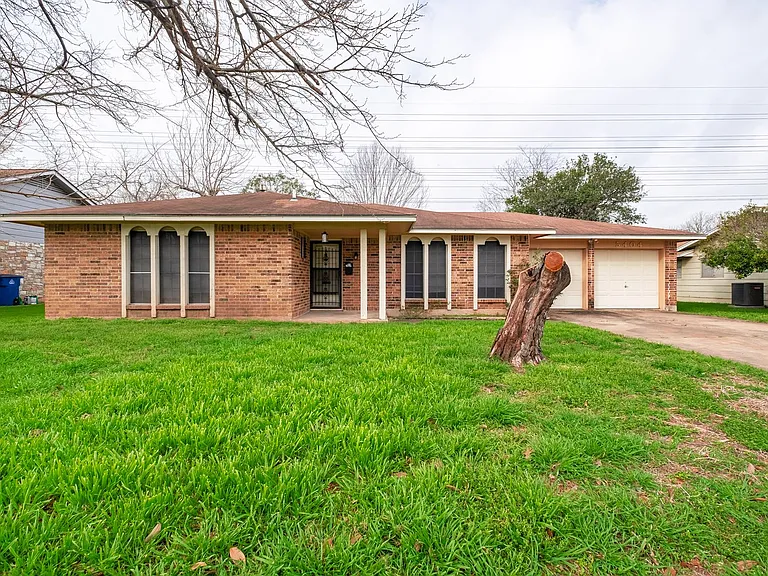 5404 Salem Hill Dr — Photo 1