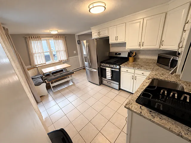 3 bed, 864 sqft, $2,900 — Photo 4