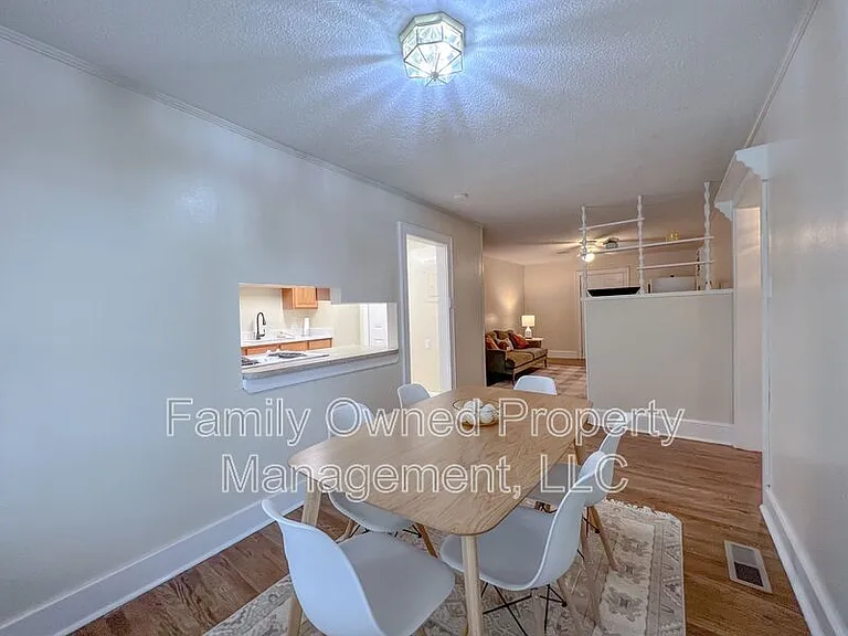 806B N Magnolia St — Photo 8