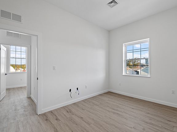 4th image of 190 Matson Ave #2