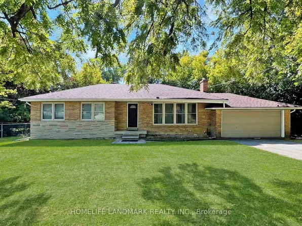 11 Uplands Ave #Basement, Vaughan, ON L4J 1J8