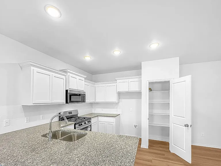 3307 S 23rd St — Photo 14