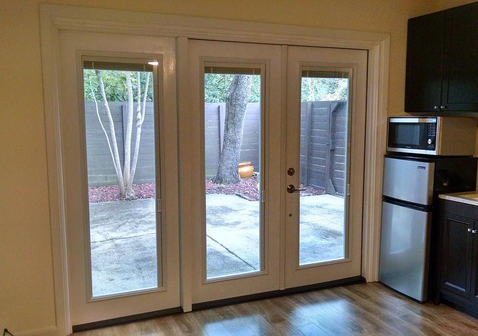 entry and kitchenette