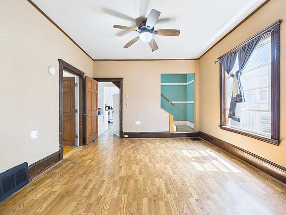 5th image of 3205 Elliot Ave