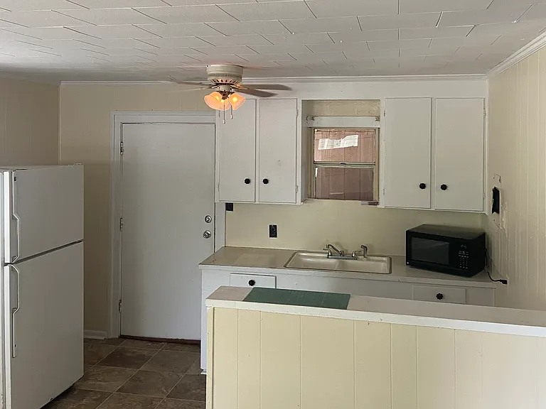 1030 Chickasaw St — Photo 7