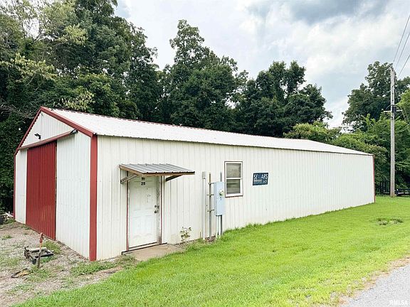 2nd image of 211 Spring St