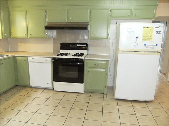 3rd image of 1149 Bel Air Dr
