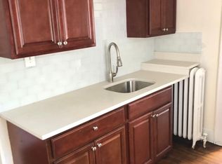 37 Old Field Point Rd APT 1E, Greenwich, CT 06830