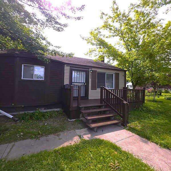 1st image of 4845 University Pl
