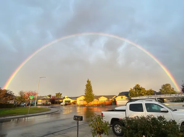 1341 Terrace Dr, Hollister, CA 95023