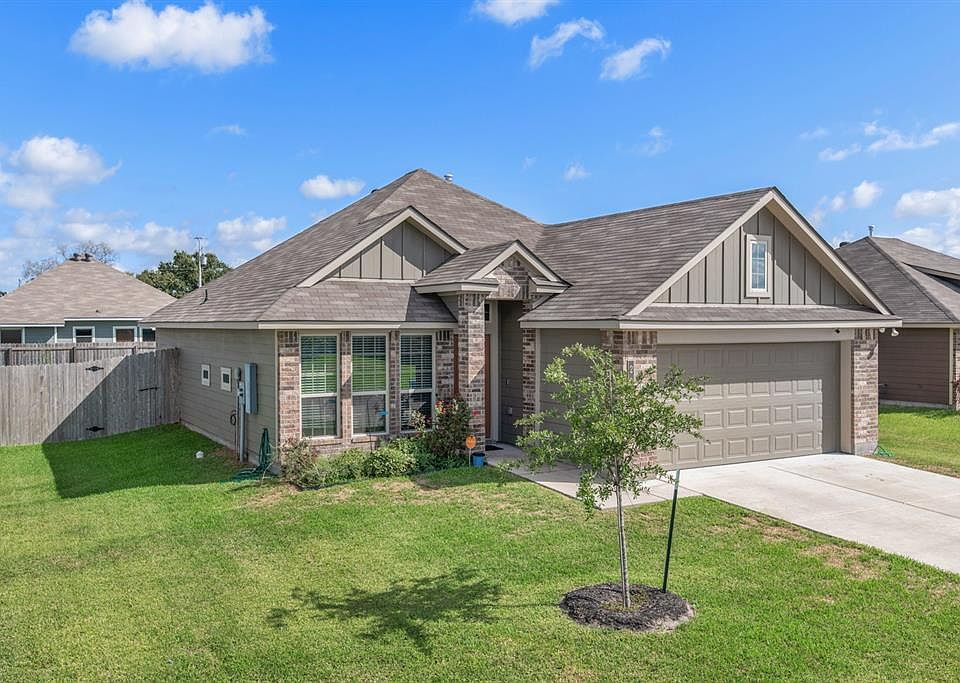 1st image of 208 Wild Flower Ct