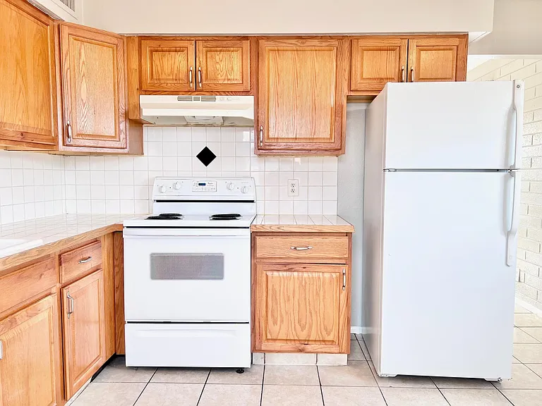 7013 N 76th Ave #1 — Photo 13