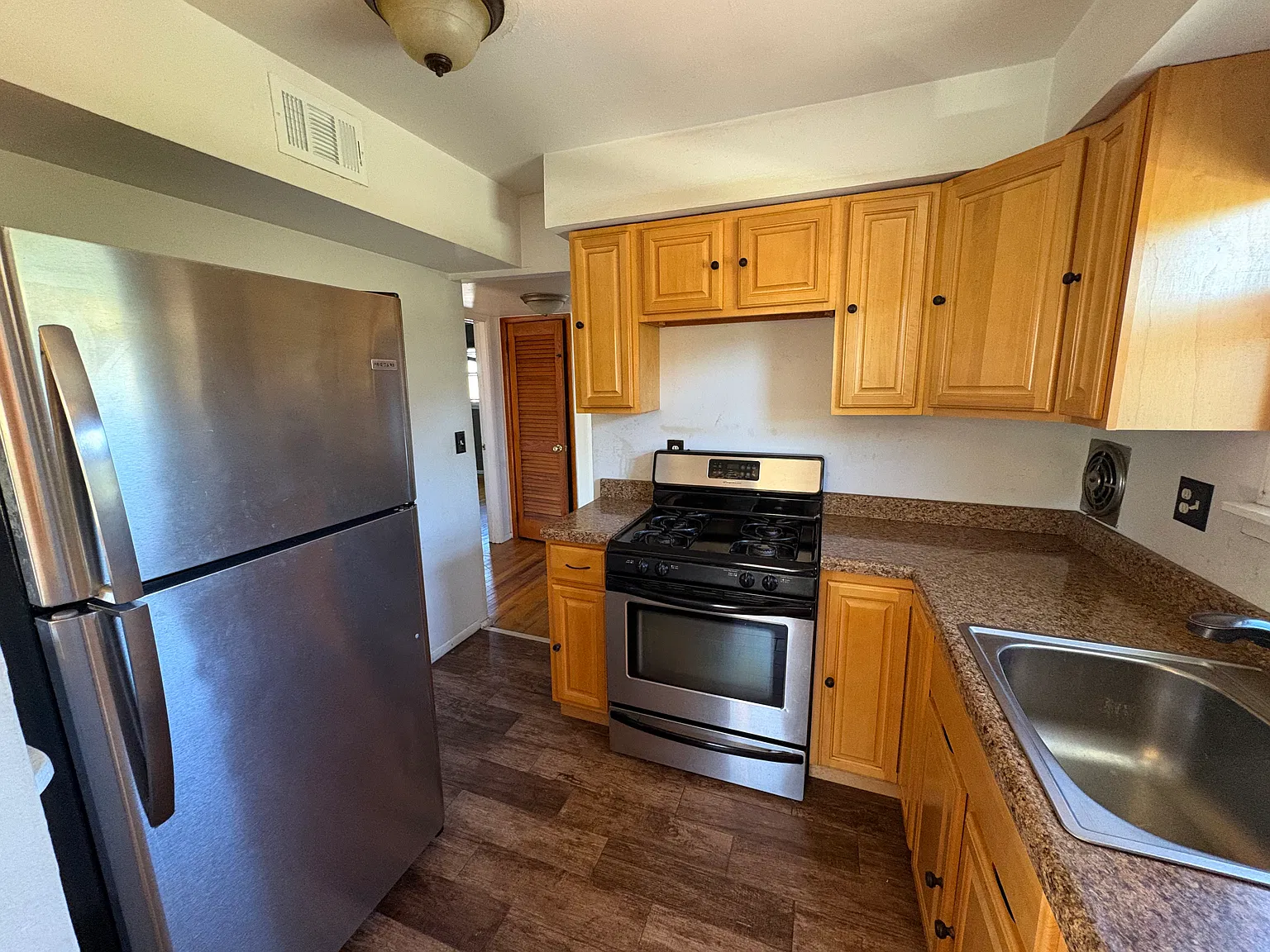 2 bed, $2,200 — Photo 4