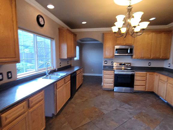5th image of 7940 Creekside Dr
