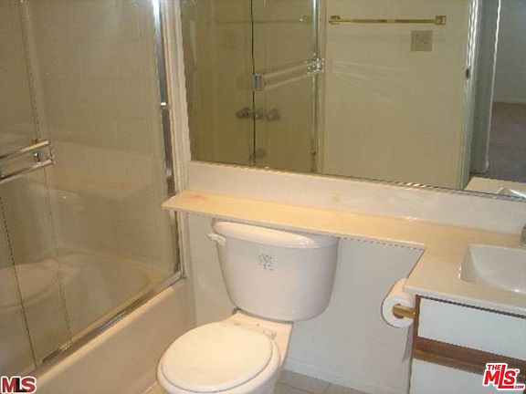 3rd image of 1652 Colby Ave APT 202