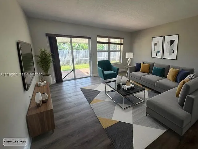 10524 NW 4th St — Photo 14