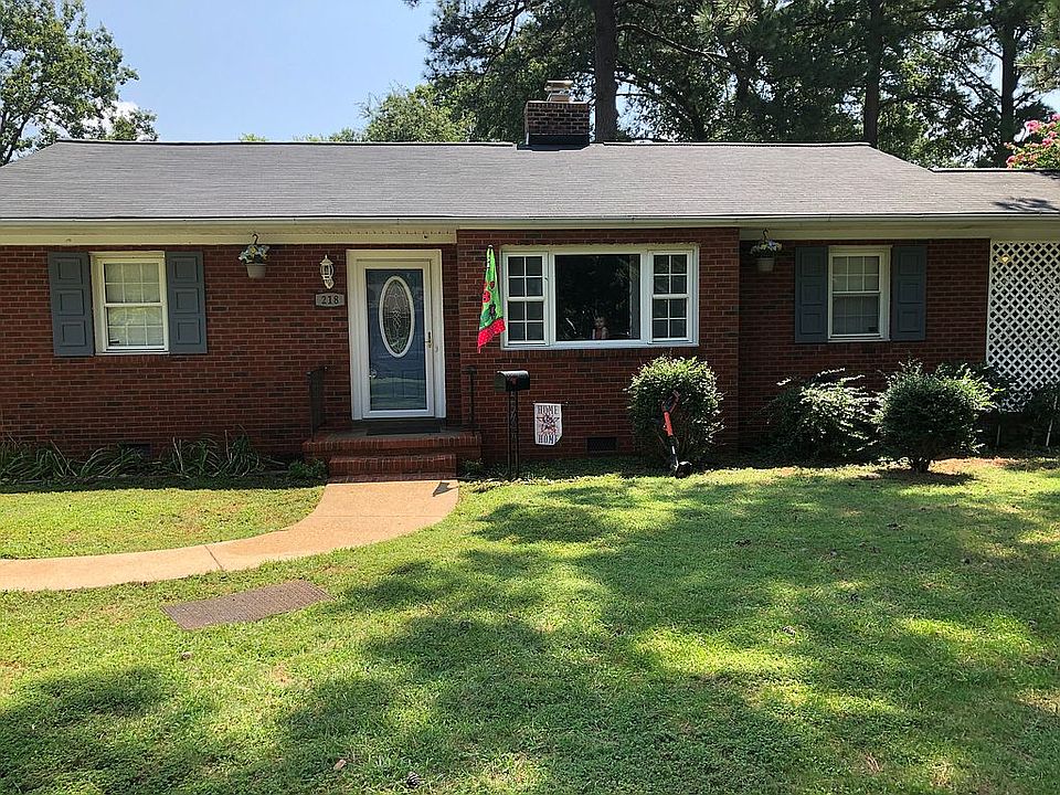1st image of 218 Stuttaford Dr