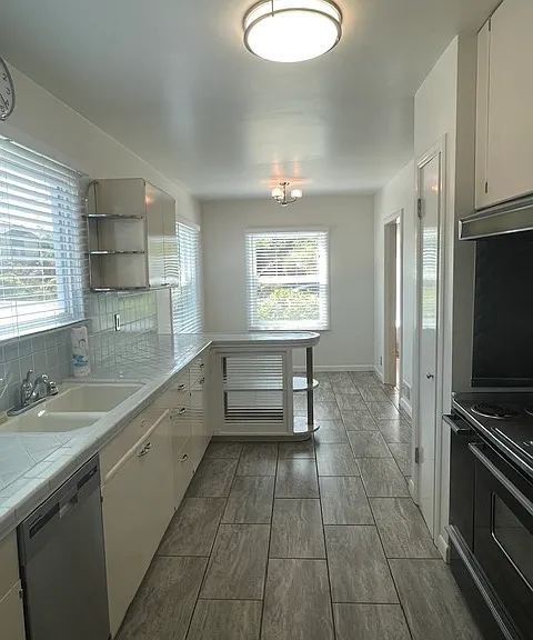 1100 2nd St — Photo 8