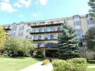 8640 Waukegan Rd UNIT 128, Morton Grove, IL