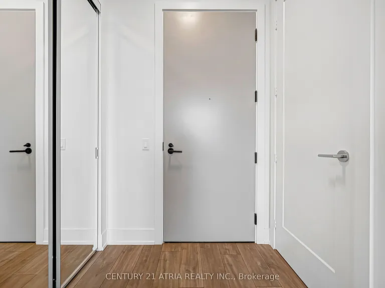 858 Dupont St #Penthouse 19 — Photo 5