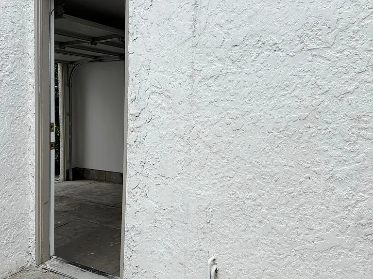 5907 Pickford St — Photo 32