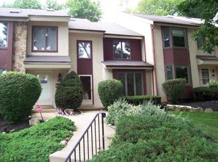 402 Heatherwood Dr, Media, PA 19063