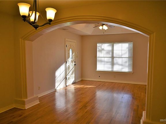 5th image of 1408 Vine Ave