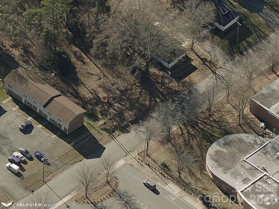 2nd image of 2411 Carmine St