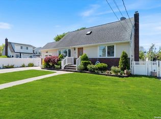 2366 York St, East Meadow, NY 11554