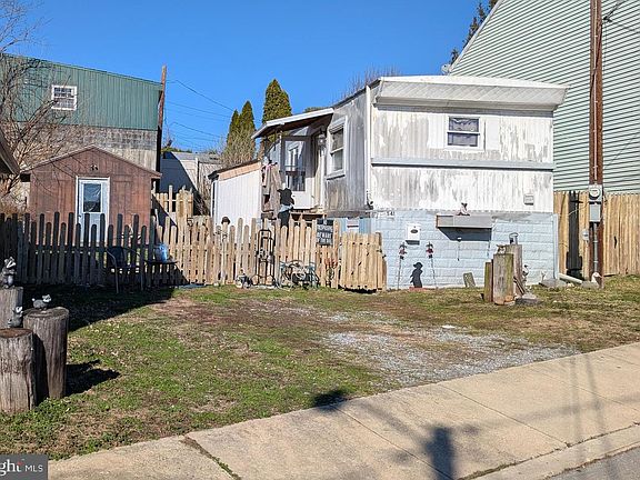 2nd image of 541 Concord Ln #543-545