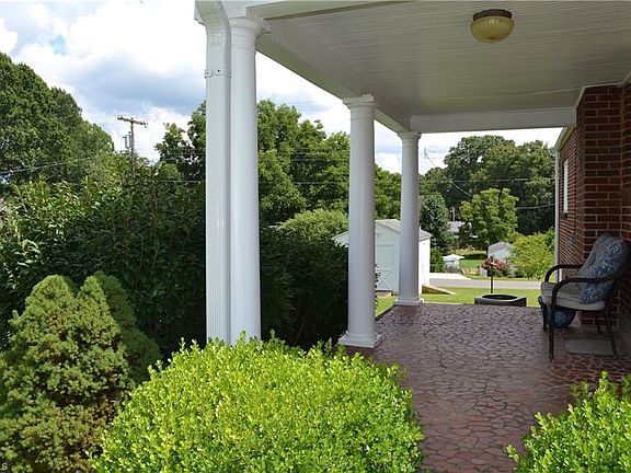 3rd image of 103 Joyce St